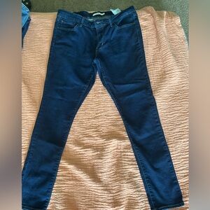 Levi’s Dark 711 Skinny Jeans. Size 32x30L